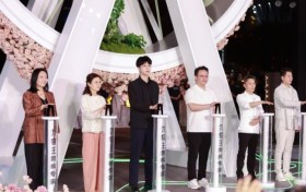 代言人范丞丞现身演绎！九牧王“商务户外1号”火爆江城